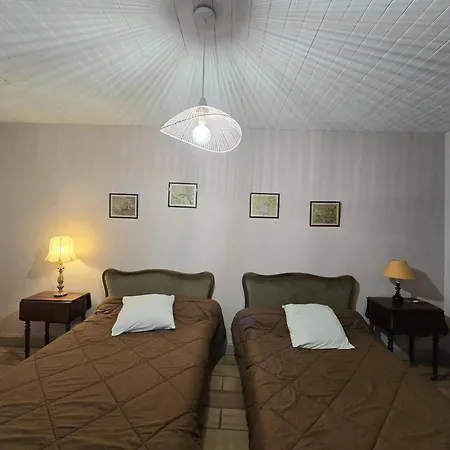 Maison De Charme A La Ferme Avec Jardin, Cheminee Et Wifi, Pres De Perigueux - Fr-1-616-40 Mensignac