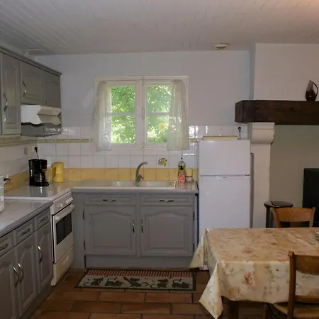 Maison De Charme A La Ferme Avec Jardin, Cheminee Et Wifi, Pres De Perigueux - Fr-1-616-40 * Mensignac